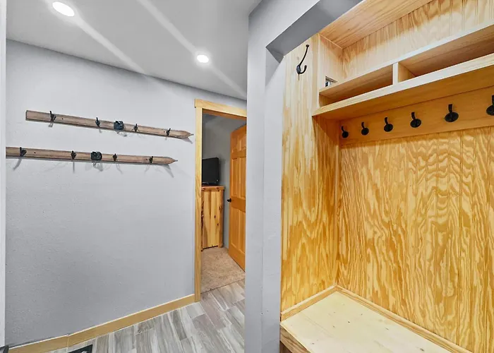 Pg309 Peregrine Apartment